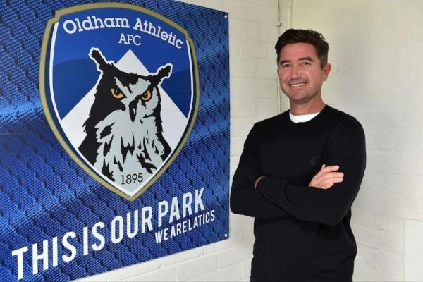 Image Harry Kewell รับดีใจได้คุมทีม Oldham