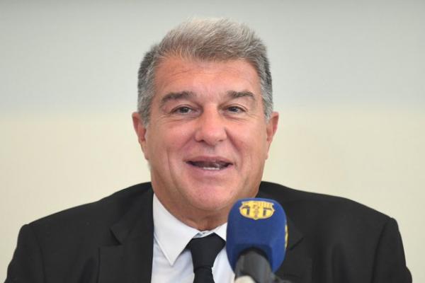 Image Joan Laporta ยืนยันว่าบาร์เซโลน่ามีแผนจะลดเงินเดือนในปี 2023