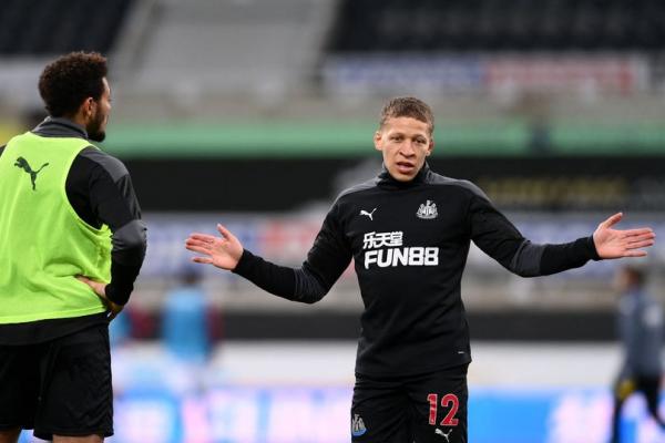 Image Dwight Gayle โอเคเซ็นสัญญาใหม่กับสาลิกาดง